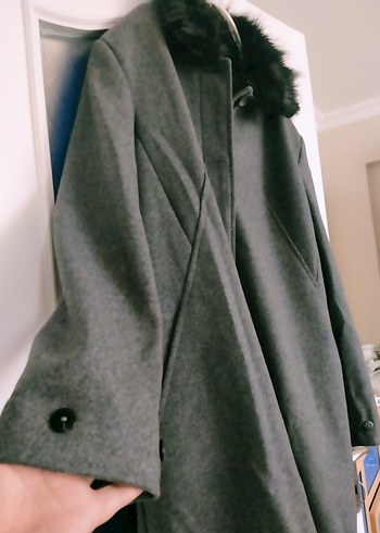 Siyah kürklü yakalı gri. kaşe kaban - Görsel 3