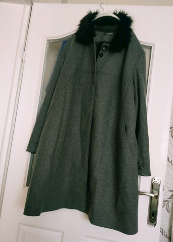 Siyah kürklü yakalı gri. kaşe kaban - Görsel 2