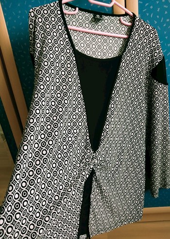 Desenli Siyah beyaz buluz. - Görsel 2