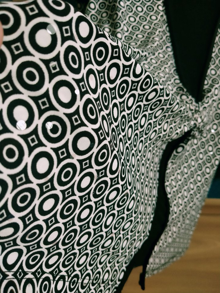 Desenli Siyah beyaz buluz. - Görsel 5