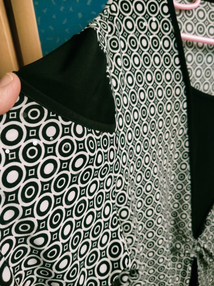 Desenli Siyah beyaz buluz. - Görsel 4