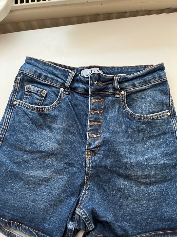 Düğmeli Mavi Kot Şort - Görsel 2