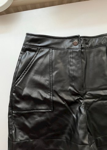 Siyah Deri Şort - Görsel 3