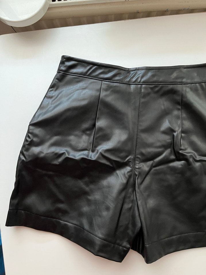 Siyah Deri Şort - Görsel 5