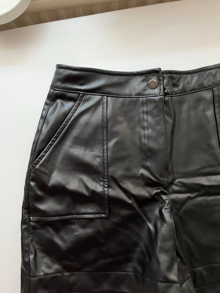 Siyah Deri Şort - Görsel 3