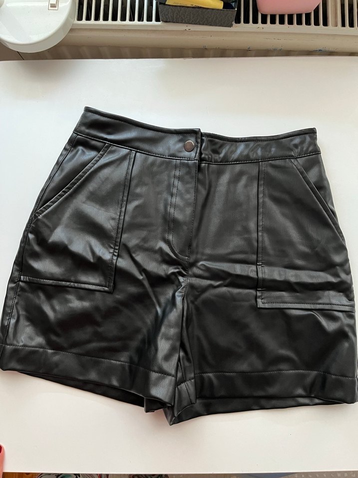 Siyah Deri Şort - Görsel 2