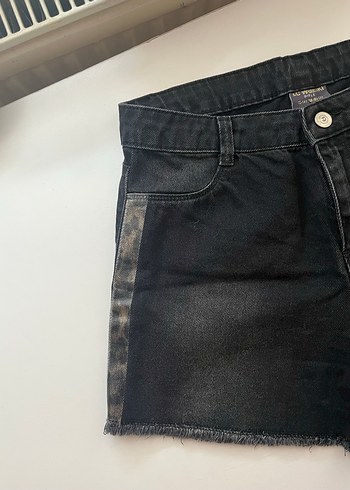 Siyah Batik Desenli Kemerli Midi Kot Şort - Görsel 4