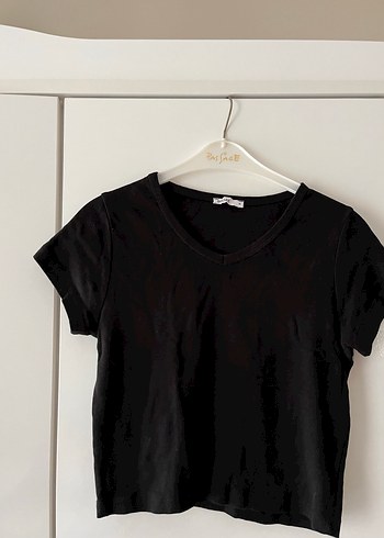 Siyah V Yaka Kısa Kollu Kadın Tişört - Görsel 3