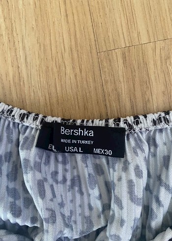 Bershka Leopar Desenli, Kısa Kollu, Fırfırlı Bluz