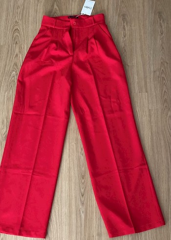 Kırmızı Pantolon