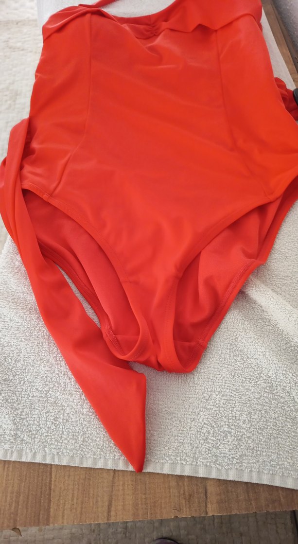 Kırmızı Drapeli Kadın Mayo - Görsel 3