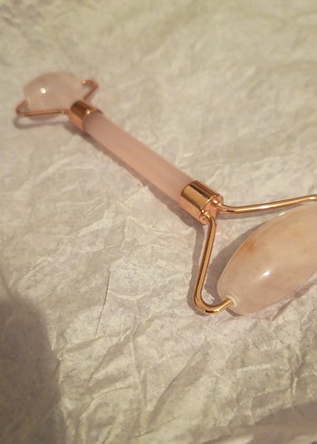 Pembe Kuvars Yüz Masaj Aleti - Görsel 3