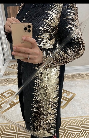 Siyah ve gold Pul payet uzun ceket