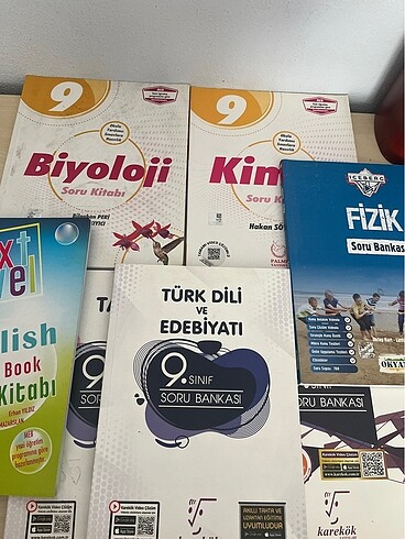 kitapların hepsi set halinde 200 tl