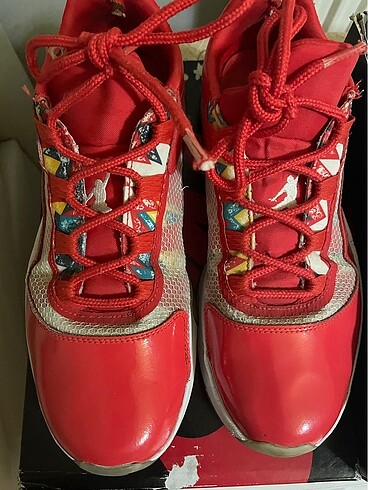 44 Beden Jordan 11 cmft low