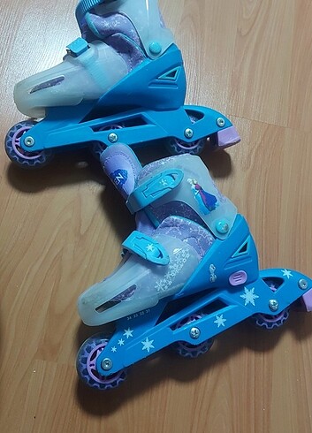  Kız çocuk paten