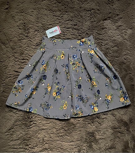 Çiçek Baskı Dikey Çizgili Kumaş Mini Kısa Etek
