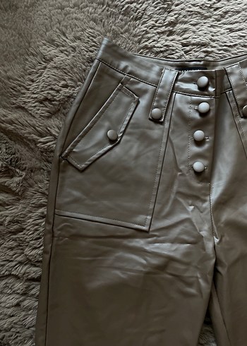 Düğmeli Kahverengi Cepli Deri Kadın Pantolon - Görsel 3