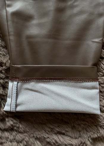 Düğmeli Kahverengi Cepli Deri Kadın Pantolon - Görsel 5