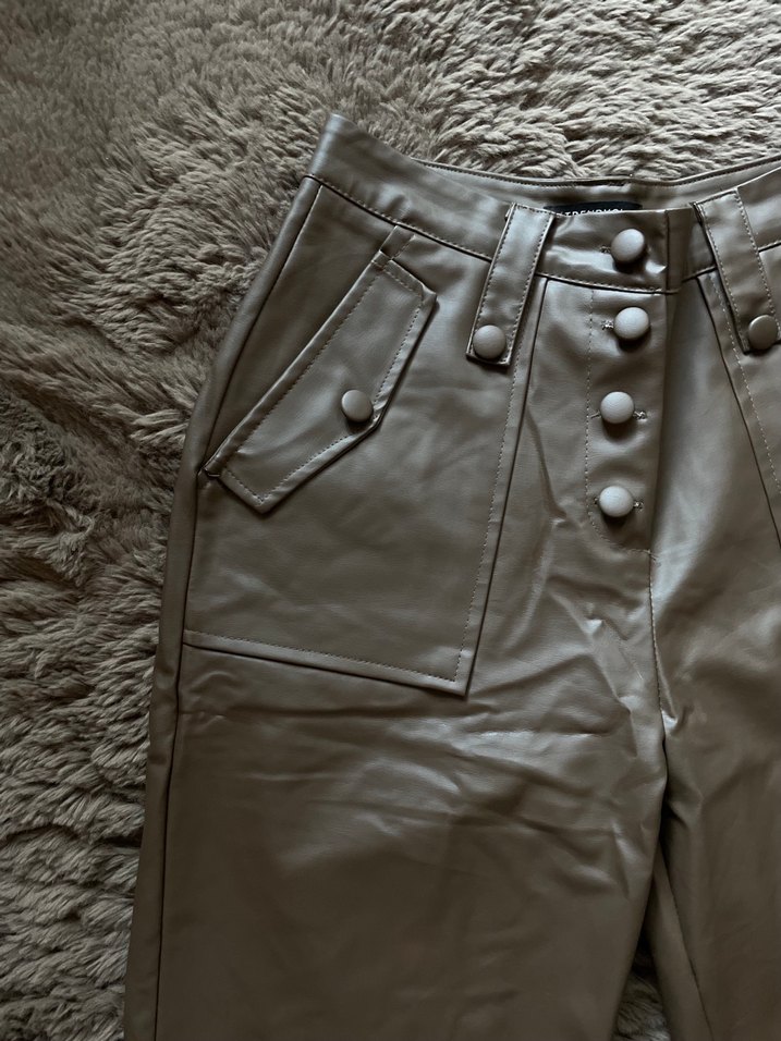 Düğmeli Kahverengi Cepli Deri Kadın Pantolon - Görsel 3