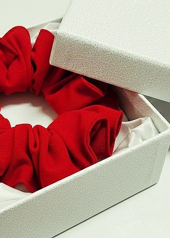 Kırmızı Lastikli Kadın Saç Tokası - Görsel 2