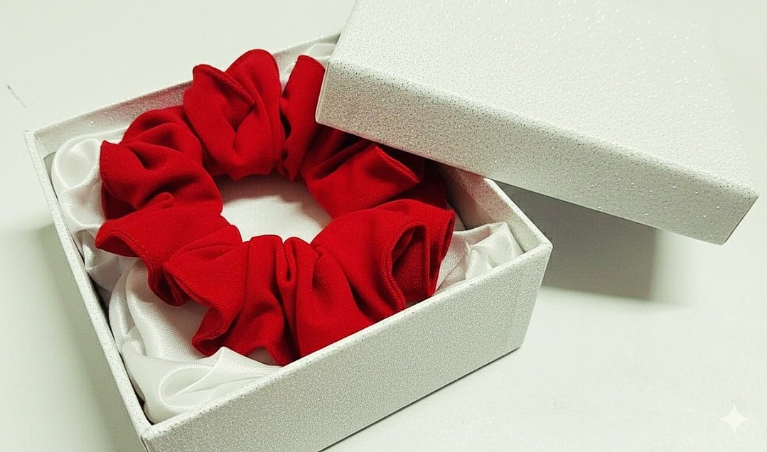 Kırmızı Lastikli Kadın Saç Tokası - Görsel 2