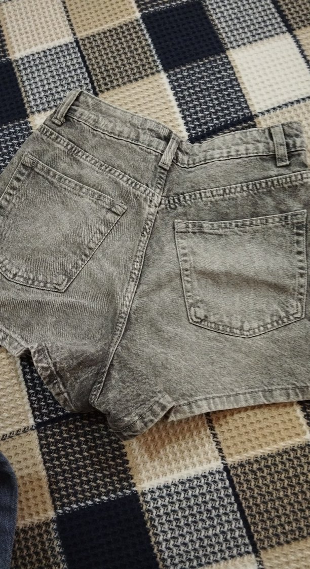 Gri Kadın Denim Mini Şort - Görsel 3