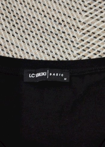 Kadın Siyah V Yakalı Kısa Kollu Tişört - Görsel 4