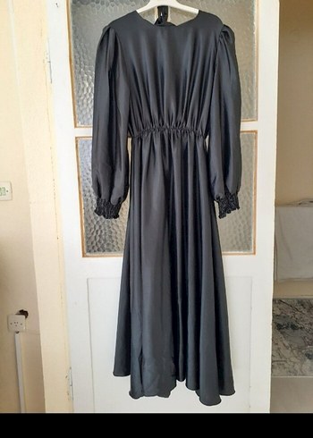 Kolu gipeli Uzun Siyah Saten elbise - Görsel 3