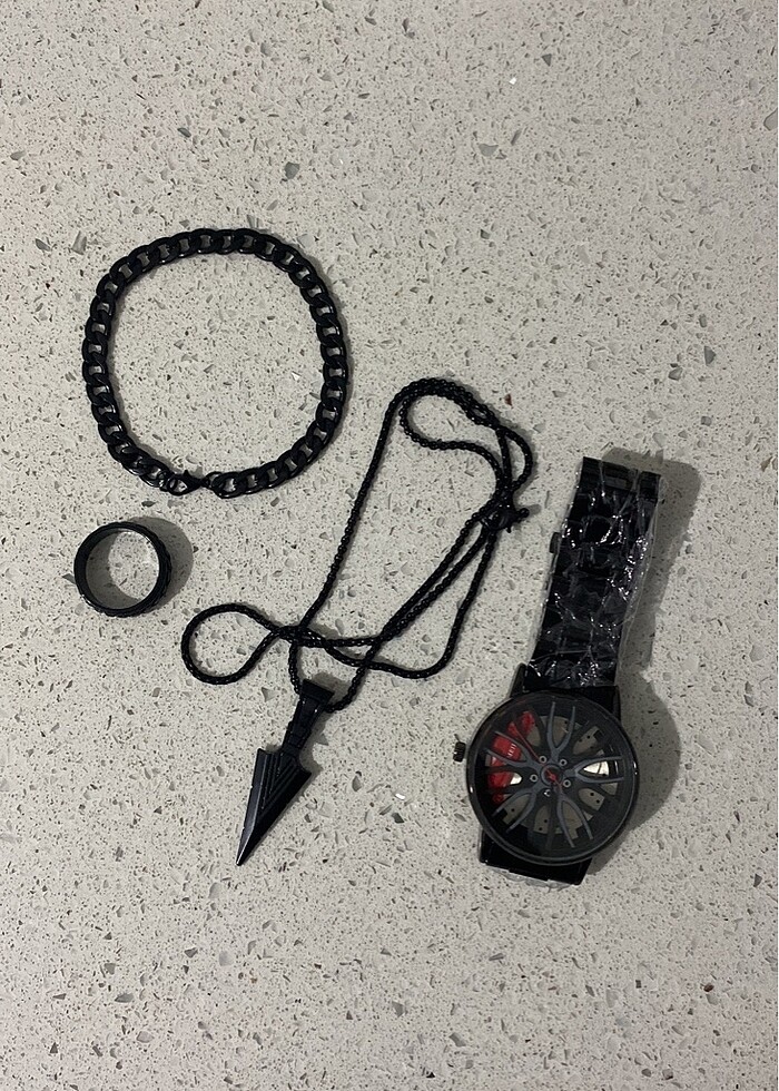 Saat ve yanındaki aksesuarlarını - Görsel 5