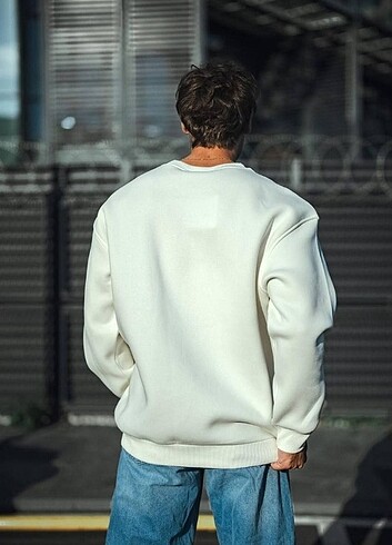 Üc iplikli bisiklet yaka sweatshirt 