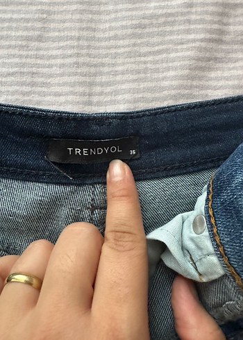 Kadın Mavi Kemerli Normal Boy Denim Pantolon - Görsel 4