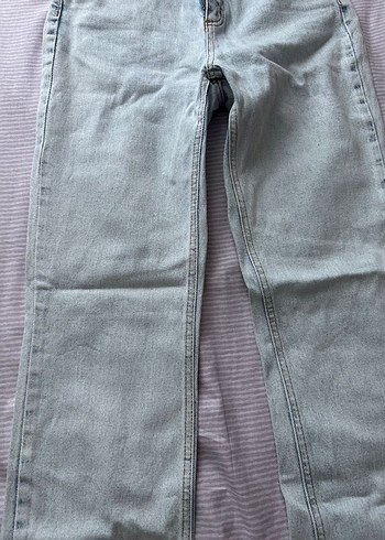 Yırtmaç Detaylı Gri Midi Kadın Kot Pantolon - Görsel 2