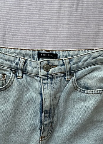 Yırtmaç Detaylı Gri Midi Kadın Kot Pantolon - Görsel 4