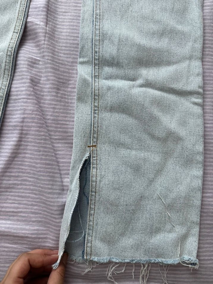 Yırtmaç Detaylı Gri Midi Kadın Kot Pantolon - Görsel 3