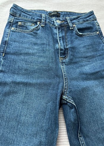 Düğmeli Lacivert Kadın Midi Denim Pantolon - Görsel 4