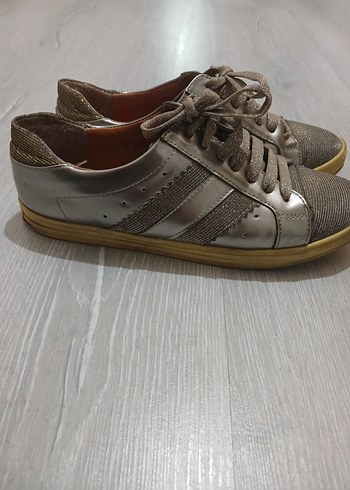 38 Beden Gri Metalik Kadın Spor Ayakkabı