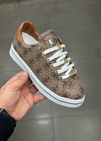 Guess desenli deri ayakkabı - Görsel 9