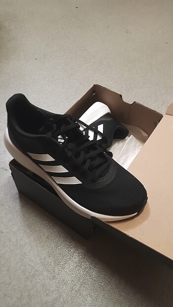 41 Beden siyah Renk Adidas unisex ayyakabı