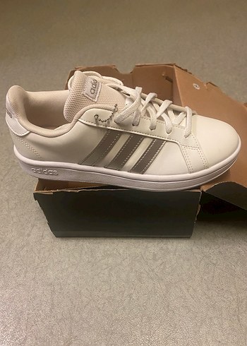 Kadın Beyaz Adidas Spor Ayakkabı - Görsel 2