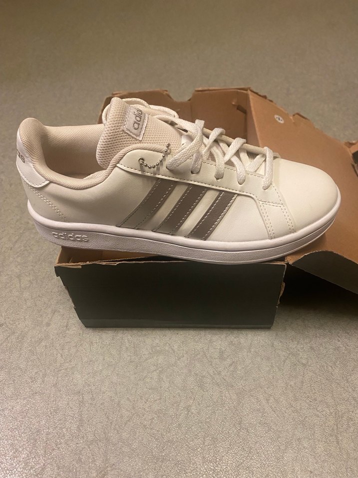 Kadın Beyaz Adidas Spor Ayakkabı - Görsel 2