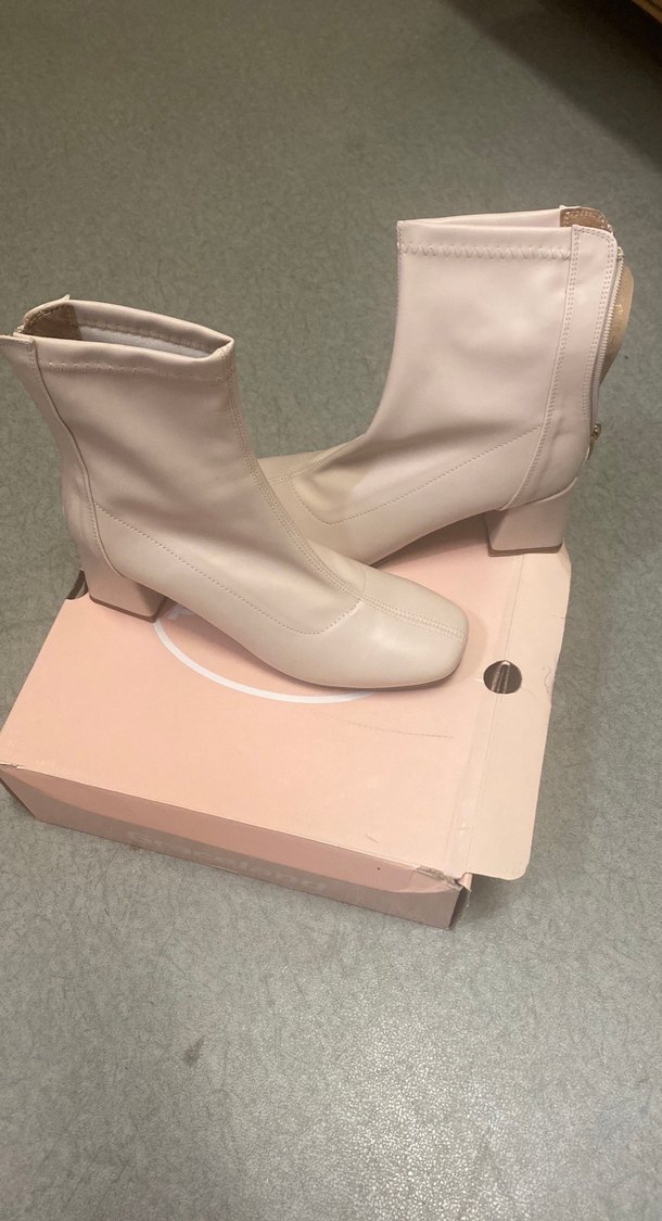 Bej Deri Kadın Topuklu Bot - Görsel 3