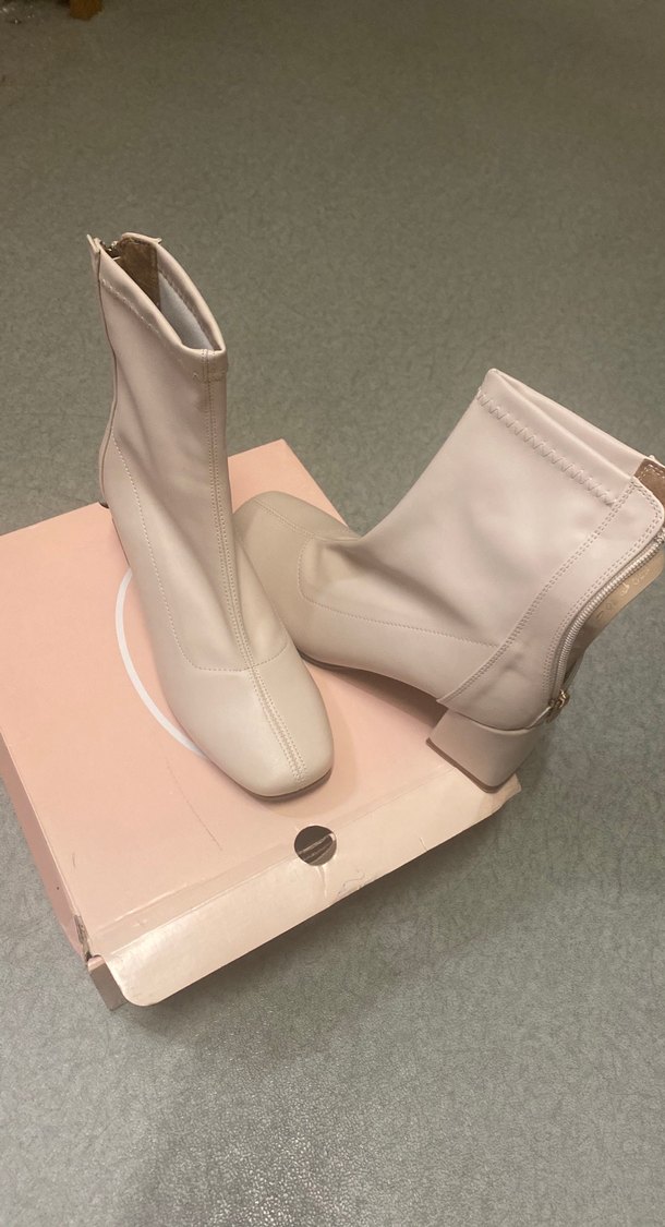 Bej Deri Kadın Topuklu Bot - Görsel 2