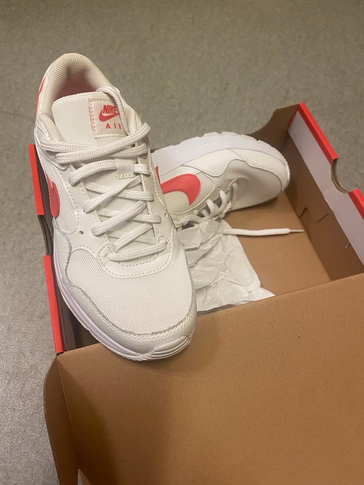 Beyaz Pembe Desenli Nike Spor Ayakkabı - Görsel 2