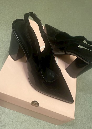 Tokalı Siyah Kadın Klasik Topuklu Ayakkabı - Görsel 2