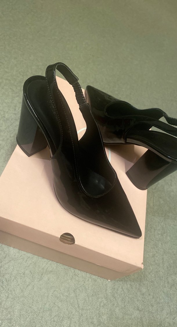 Tokalı Siyah Kadın Klasik Topuklu Ayakkabı - Görsel 2