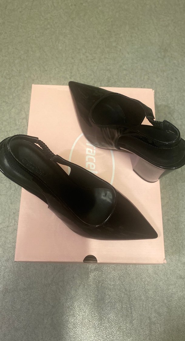 Tokalı Siyah Kadın Klasik Topuklu Ayakkabı - Görsel 3