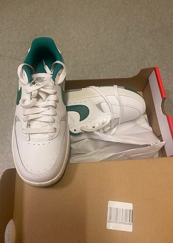 Nike Beyaz Yeşil Bağcıklı Spor Ayakkabı - Görsel 4