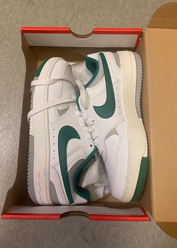 Nike Beyaz Yeşil Bağcıklı Spor Ayakkabı - Görsel 3