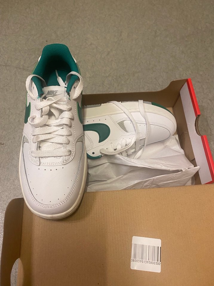 Nike Beyaz Yeşil Bağcıklı Spor Ayakkabı - Görsel 4